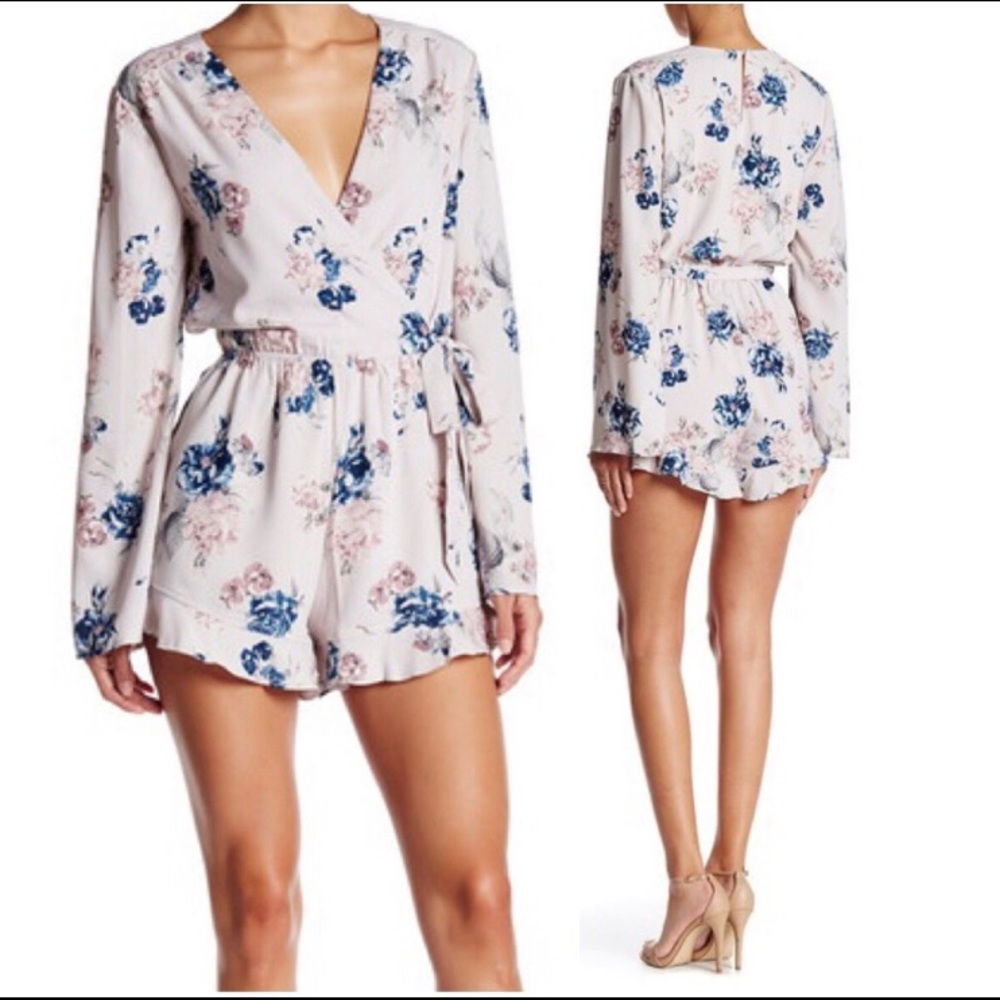 🌸 Long sleeve floral romper 🌸
